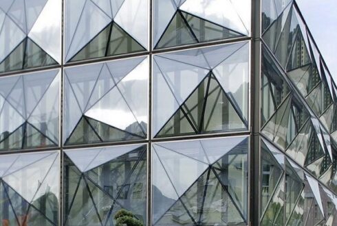 اهمیت و کاربرد شیشه سکوریت در نمای ساختمان